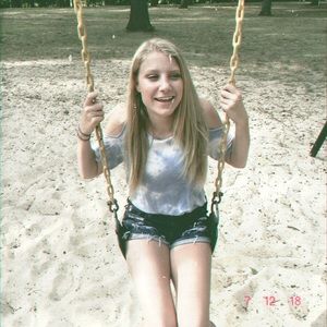 Meet your Posher, Corinne